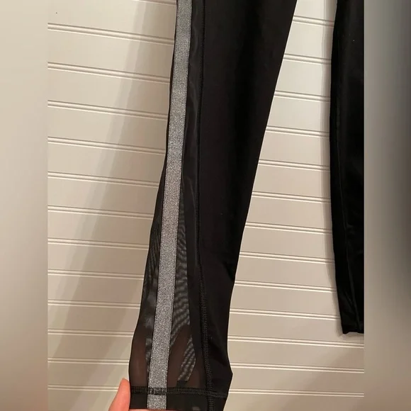Victoria Secret Black Workout Leggings - Picture 2 of 9